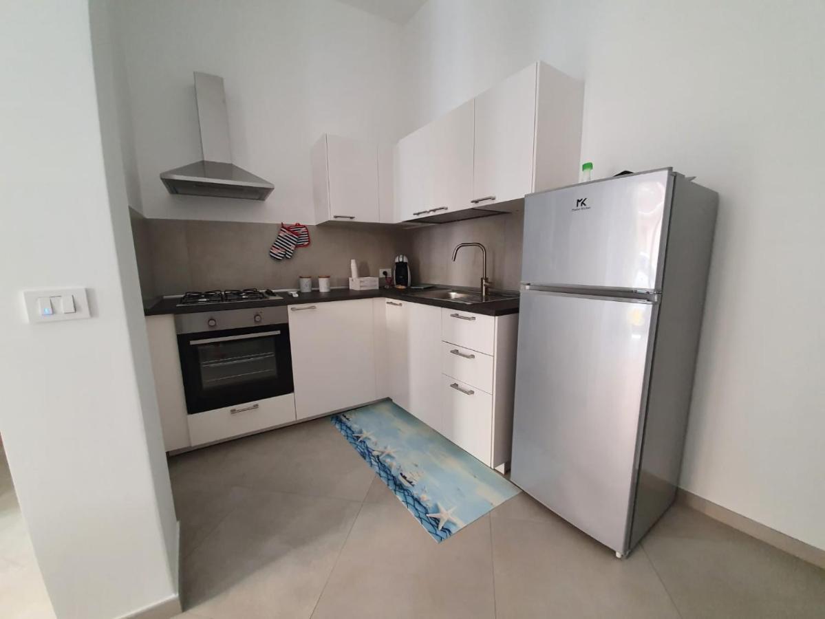 קאסטלמארה דל גולפו Magilu Case Con Jacuzzi מראה חיצוני תמונה