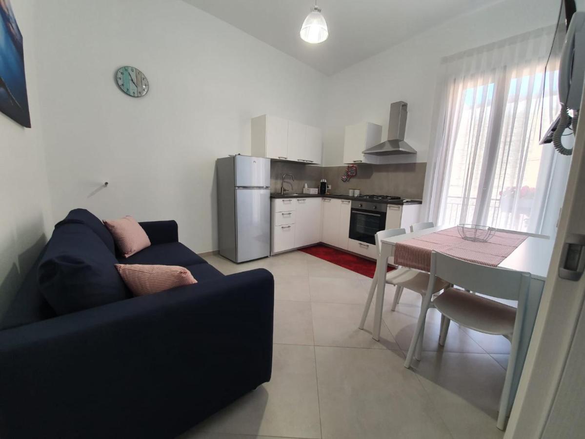 קאסטלמארה דל גולפו Magilu Case Con Jacuzzi מראה חיצוני תמונה