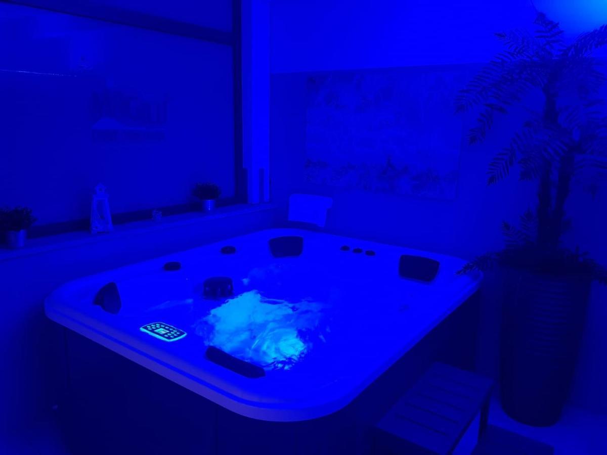 קאסטלמארה דל גולפו Magilu Case Con Jacuzzi מראה חיצוני תמונה